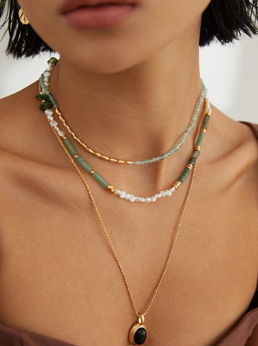 Ancient Style Pearl Green Necklace