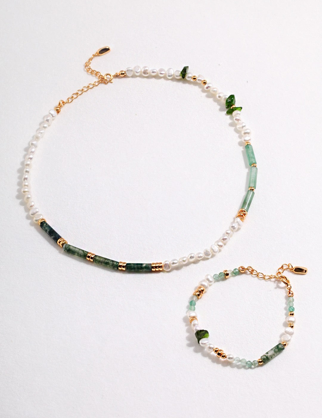 Ancient Style Pearl Green Necklace