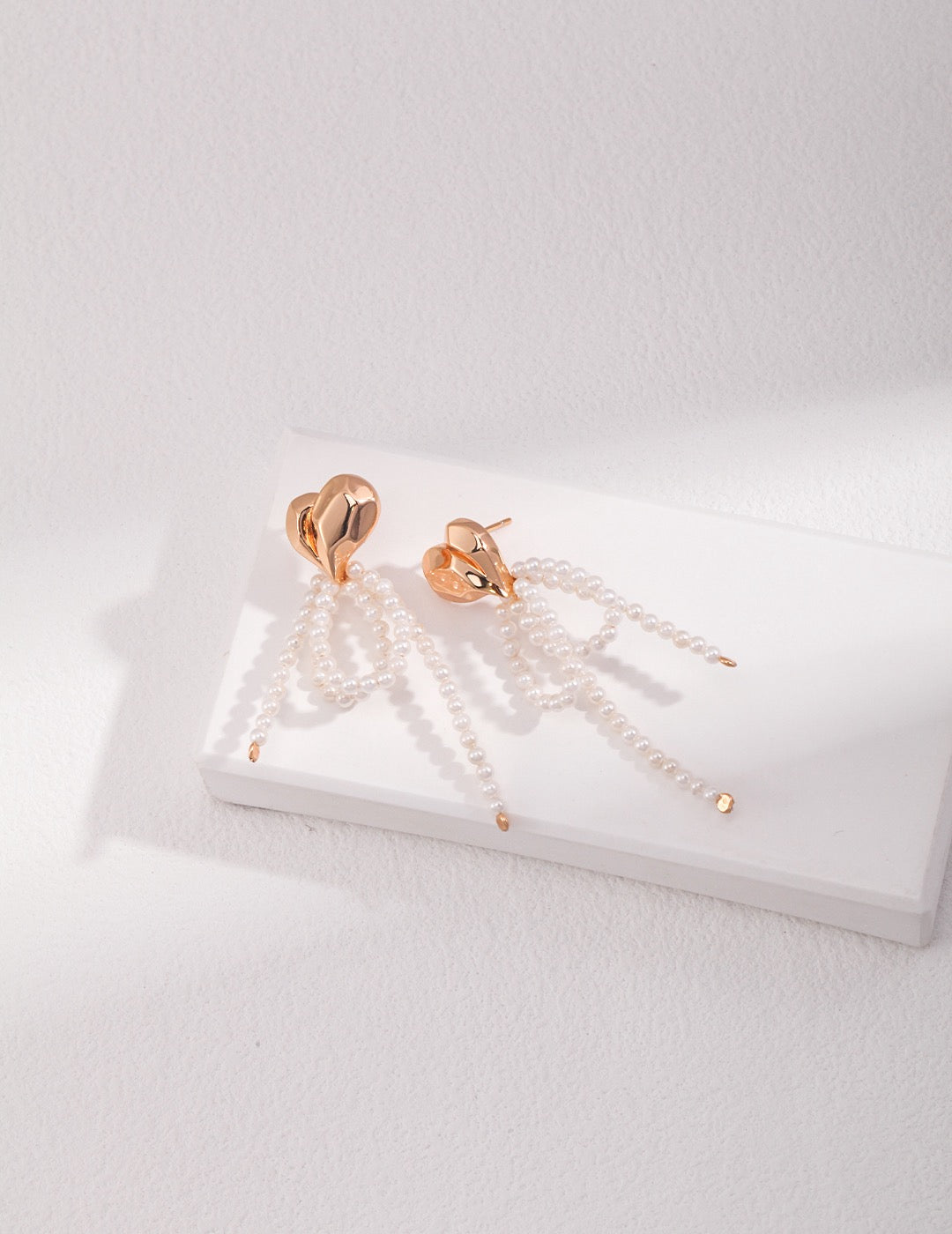 Litte Me Ribbon Pearl Earrings