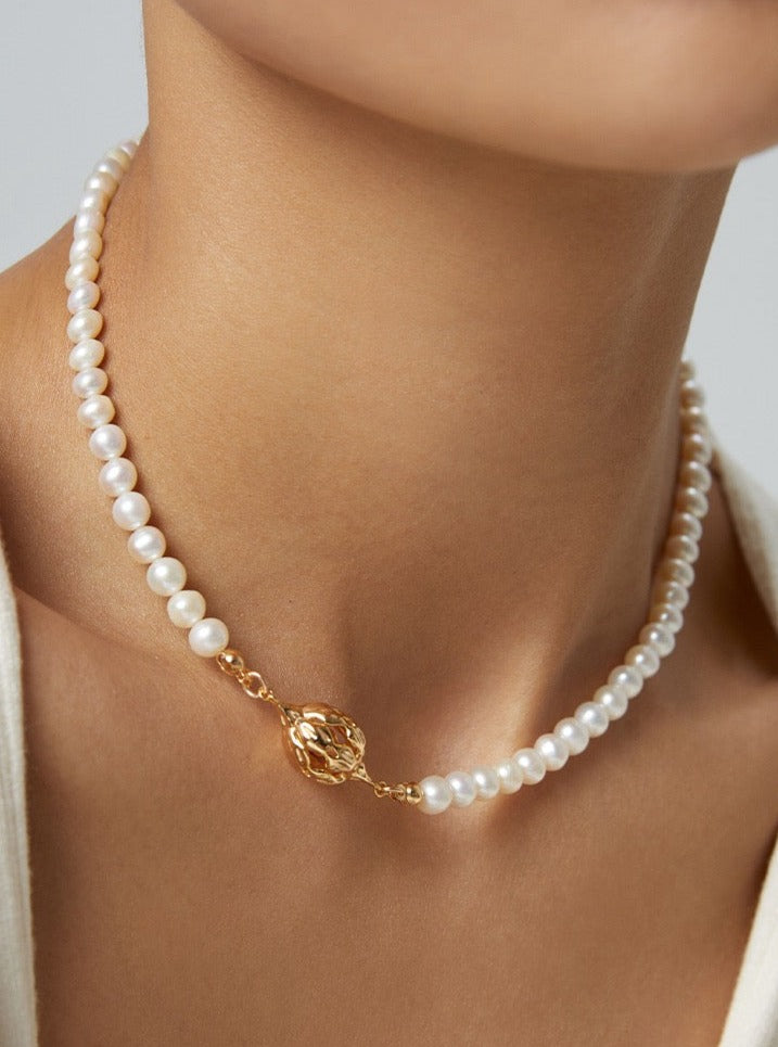 Les Sphere Multi Pearl Necklace